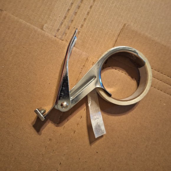 metal tape dispenser - Picture 1 of 4